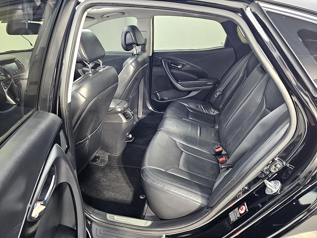 HYUNDAI Grandeur - Vista 9