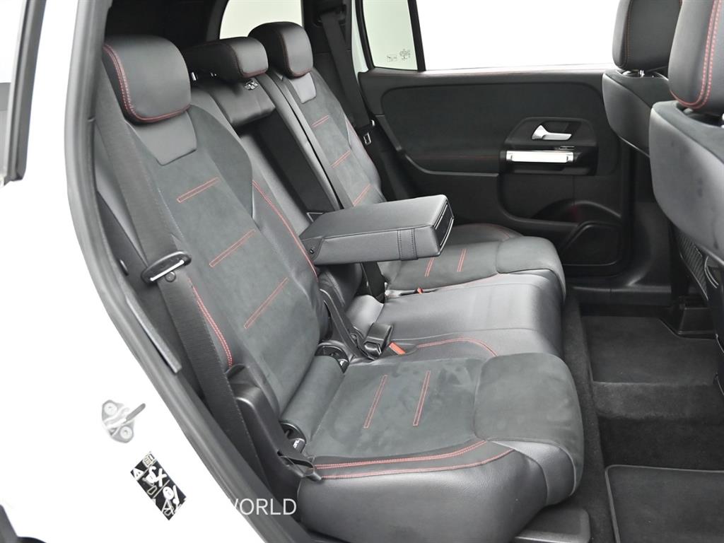 Mercedes Benz GLB Class - Vista 12