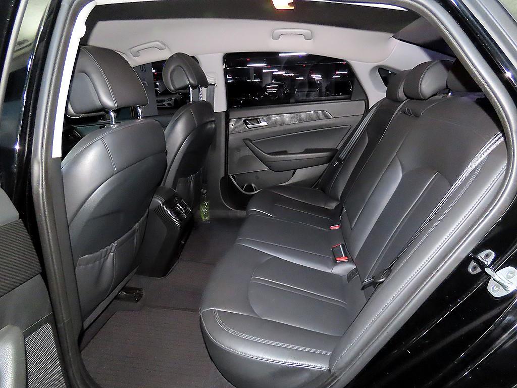 HYUNDAI Sonata - Vista 7