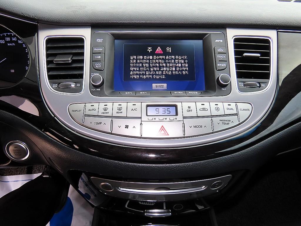 HYUNDAI Genesis - Vista 12