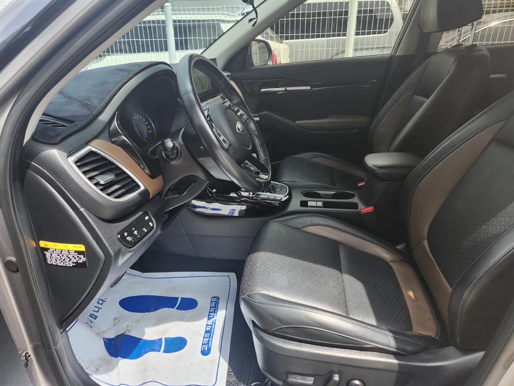 KIA Seltos - Vista 5