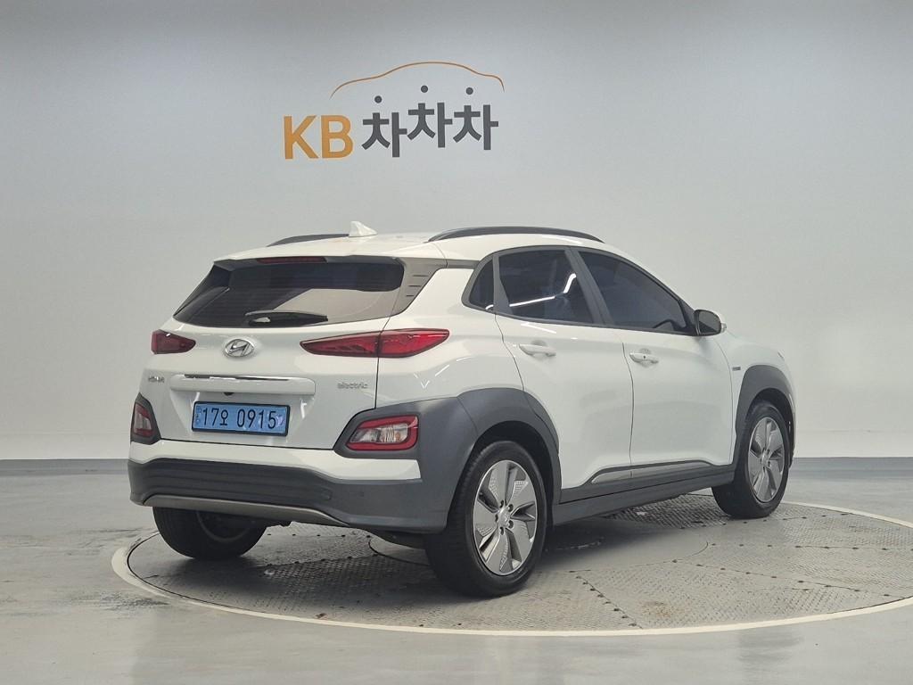 HYUNDAI Kona - Vista 3