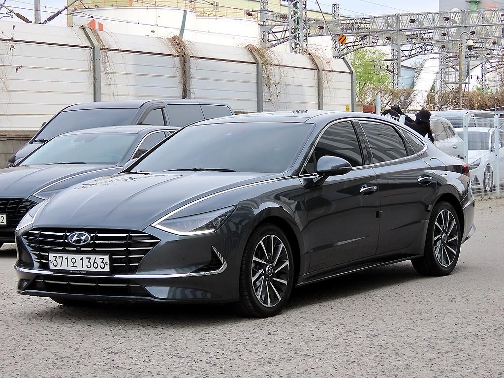 HYUNDAI Sonata - Vista 2