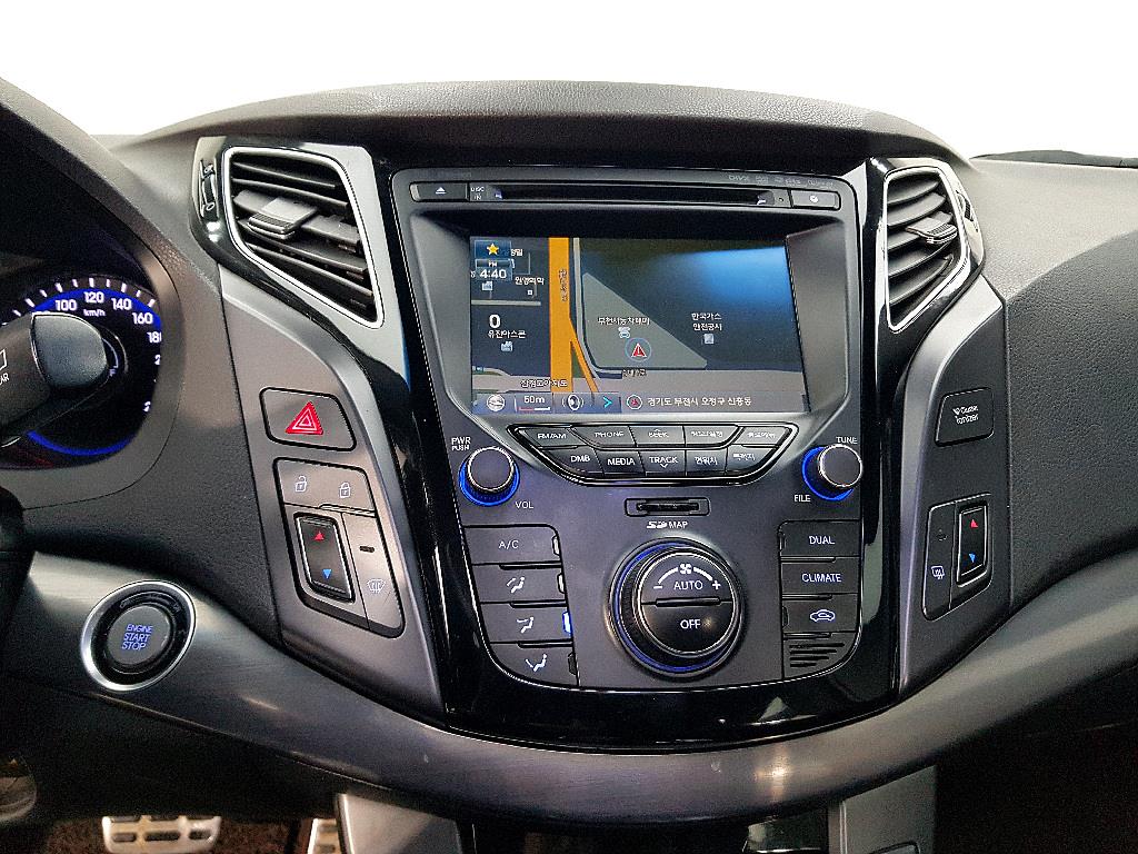 HYUNDAI i40 - Vista 11