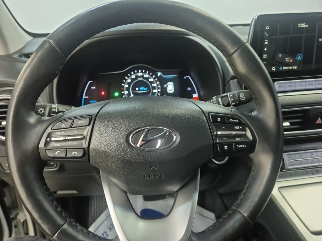 HYUNDAI Kona - Vista 9