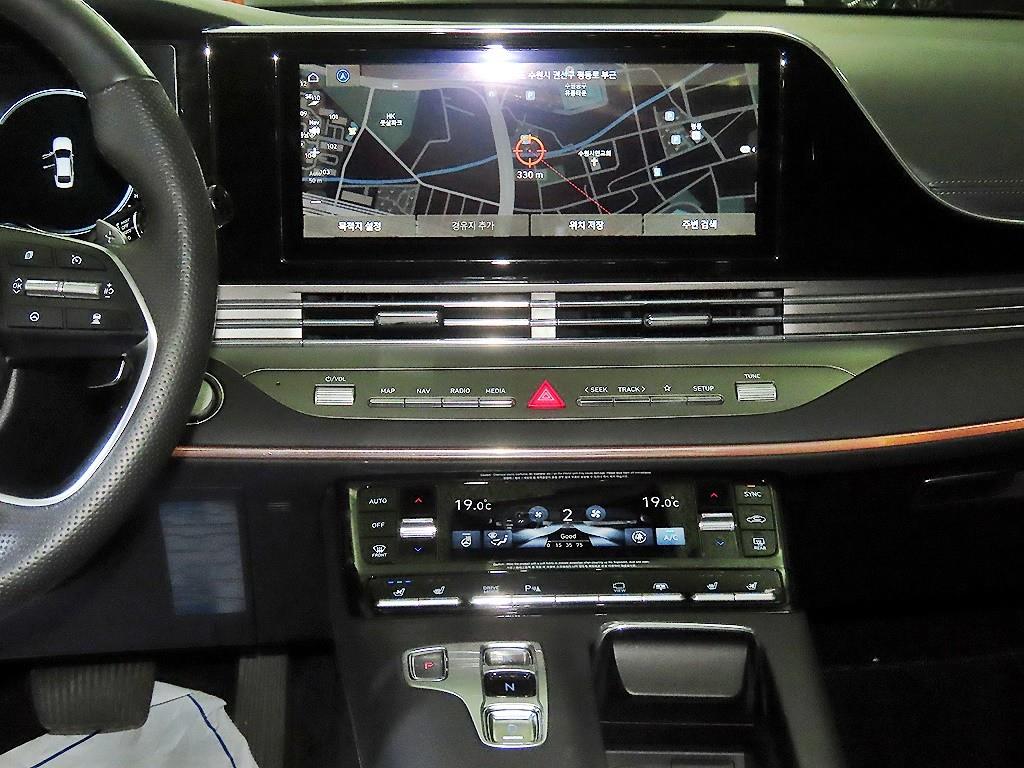 HYUNDAI Grandeur - Vista 11