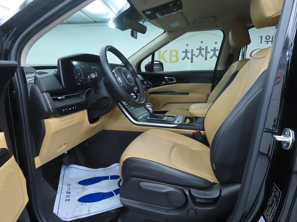 KIA Carnival - Vista 5