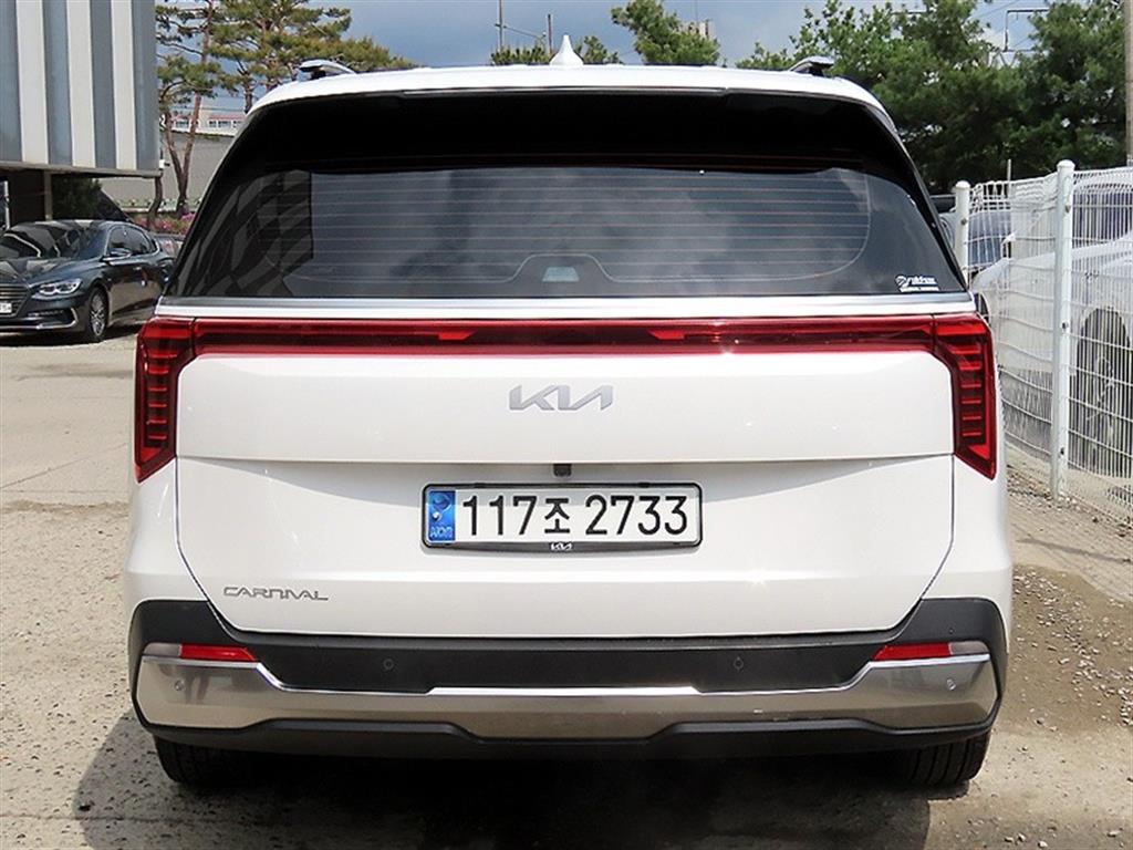 KIA Carnival - Vista 4