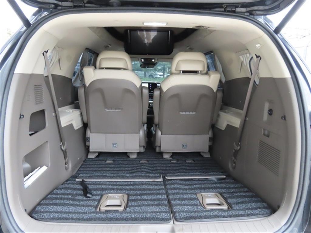 KIA Carnival - Vista 9