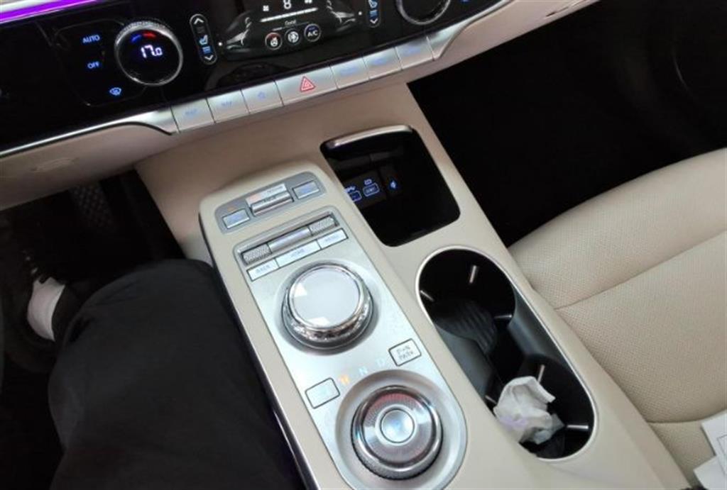 Genesis GV70 - Vista 7
