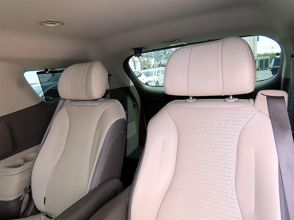 KIA Carnival - Vista 7
