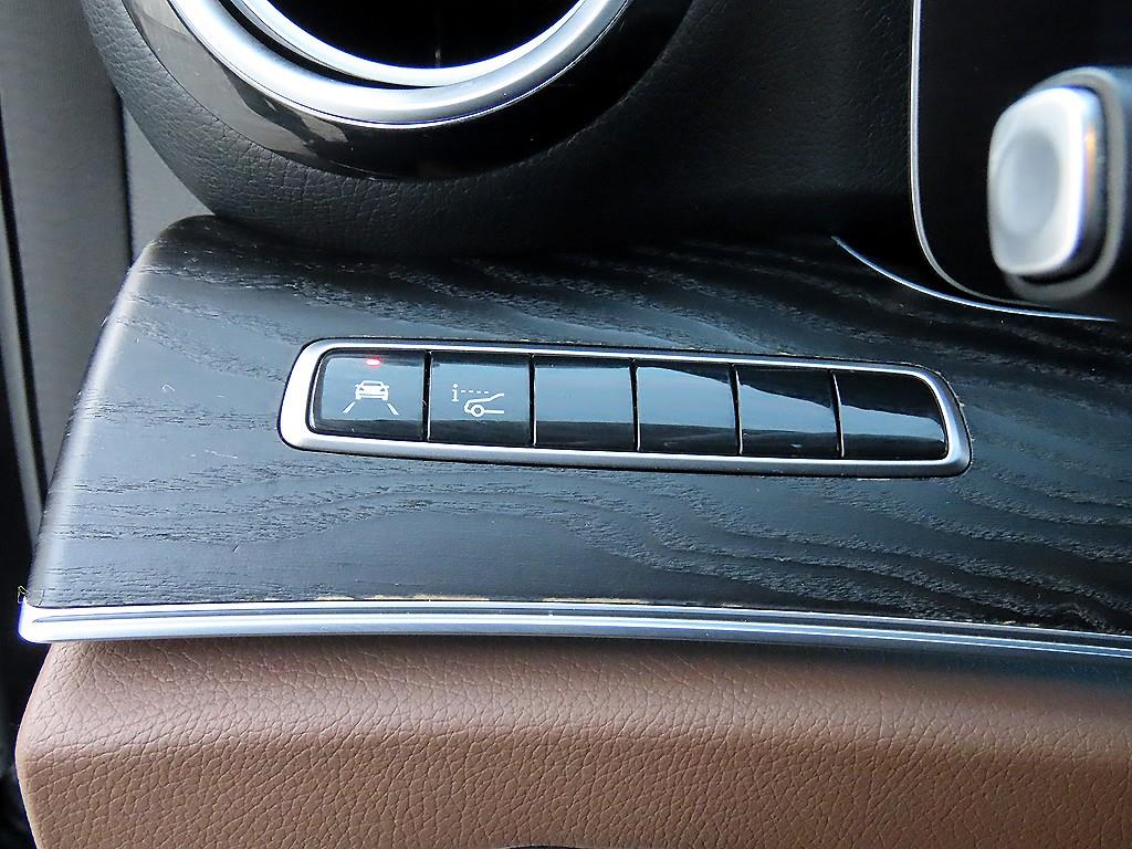 Mercedes Benz E class - Vista 12