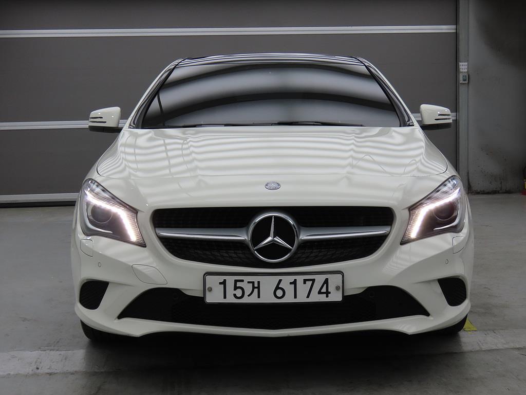 Mercedes Benz CLA Class - Vista 2