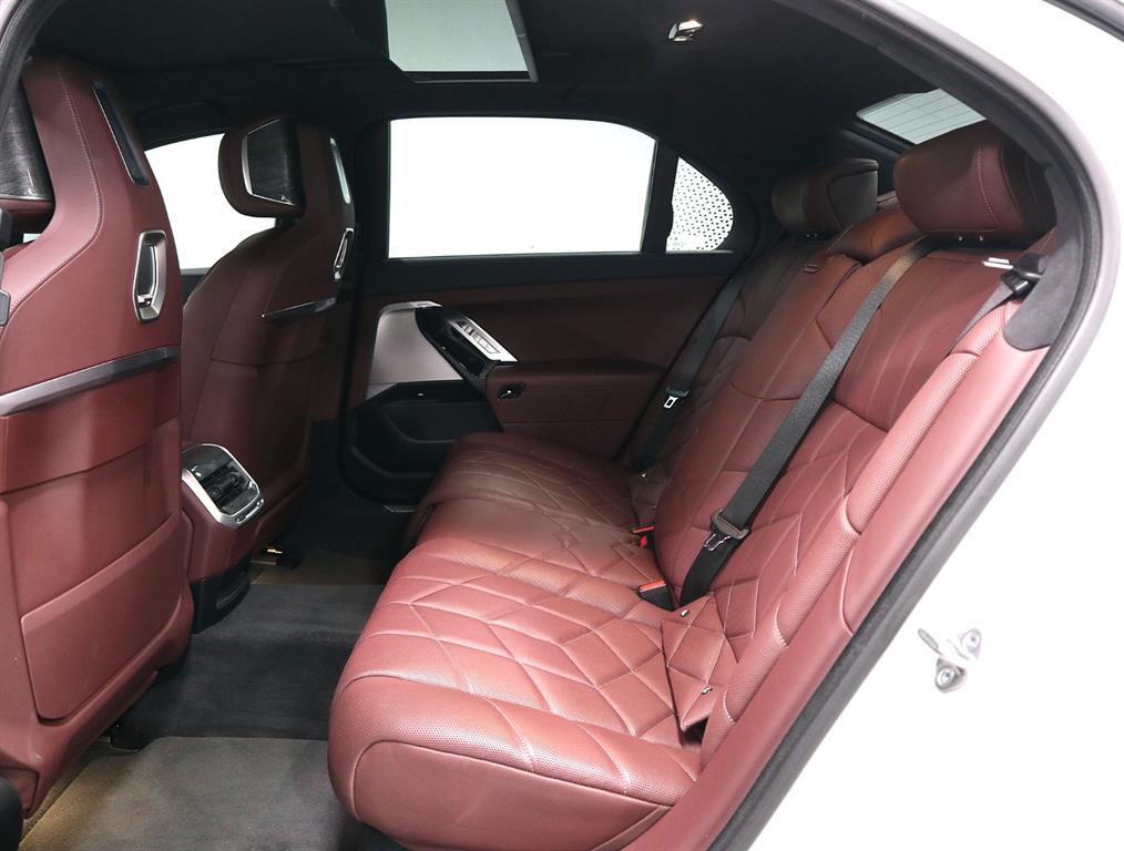 BMW 7 Series - Vista 9