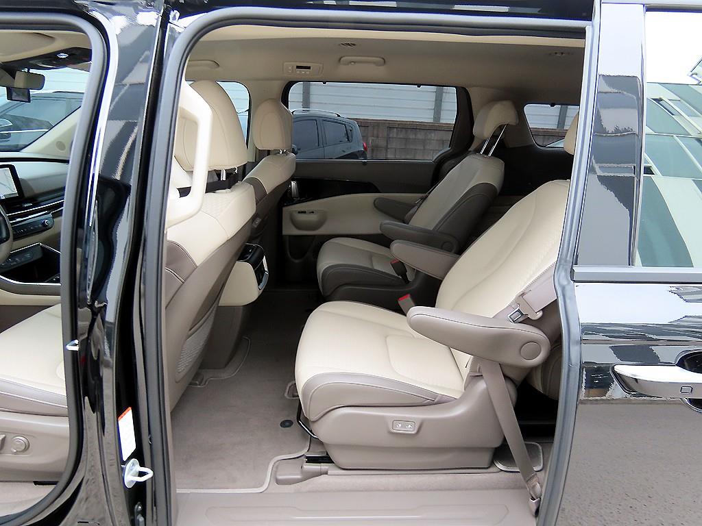 KIA Carnival - Vista 6