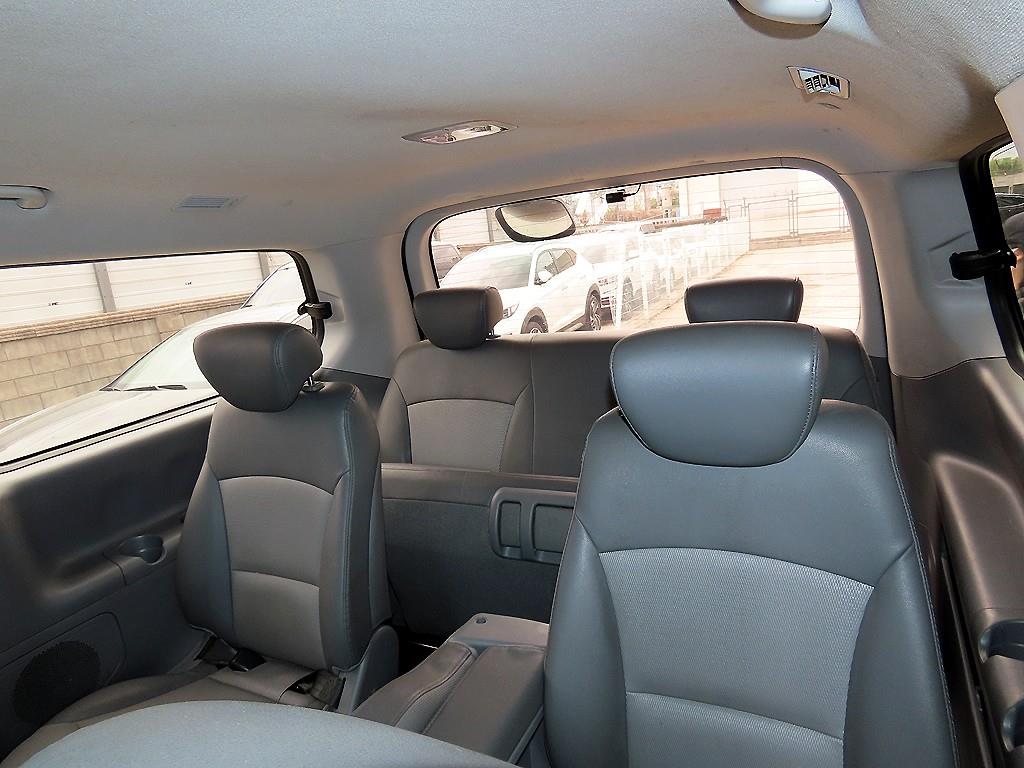 HYUNDAI Starex - Vista 7