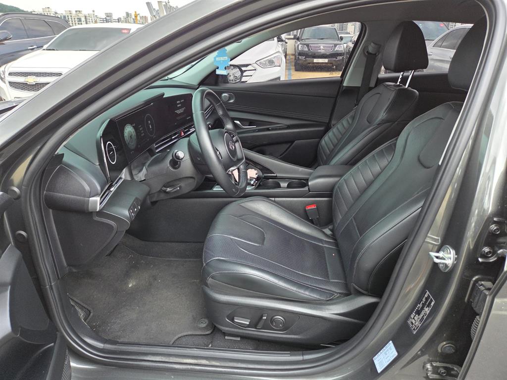 HYUNDAI Avante - Vista 6