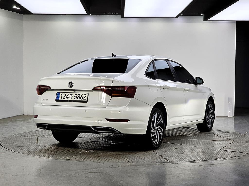 Volkswagen Jetta - Vista 4
