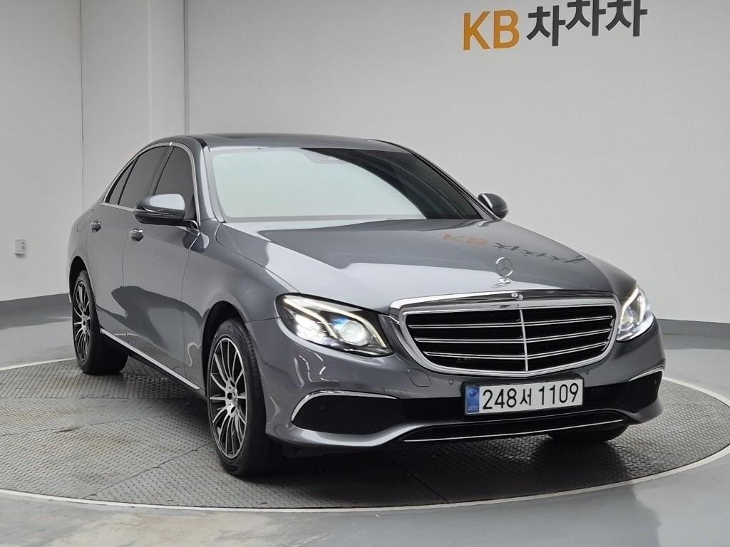 Mercedes Benz E class - Vista 3