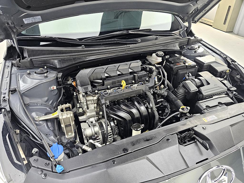 HYUNDAI Avante - Vista 6