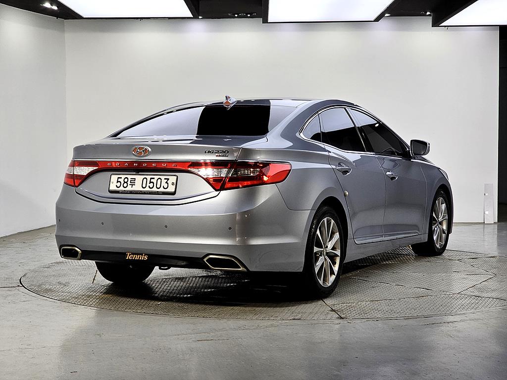 HYUNDAI Grandeur - Vista 4