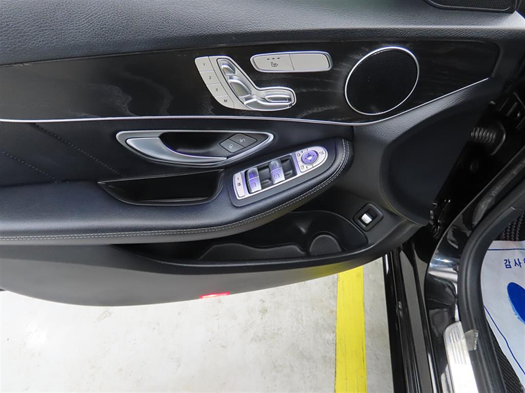 Mercedes Benz C Class 2019 Negro - Importación desde Corea - HF Imports Iquique - Foto 13