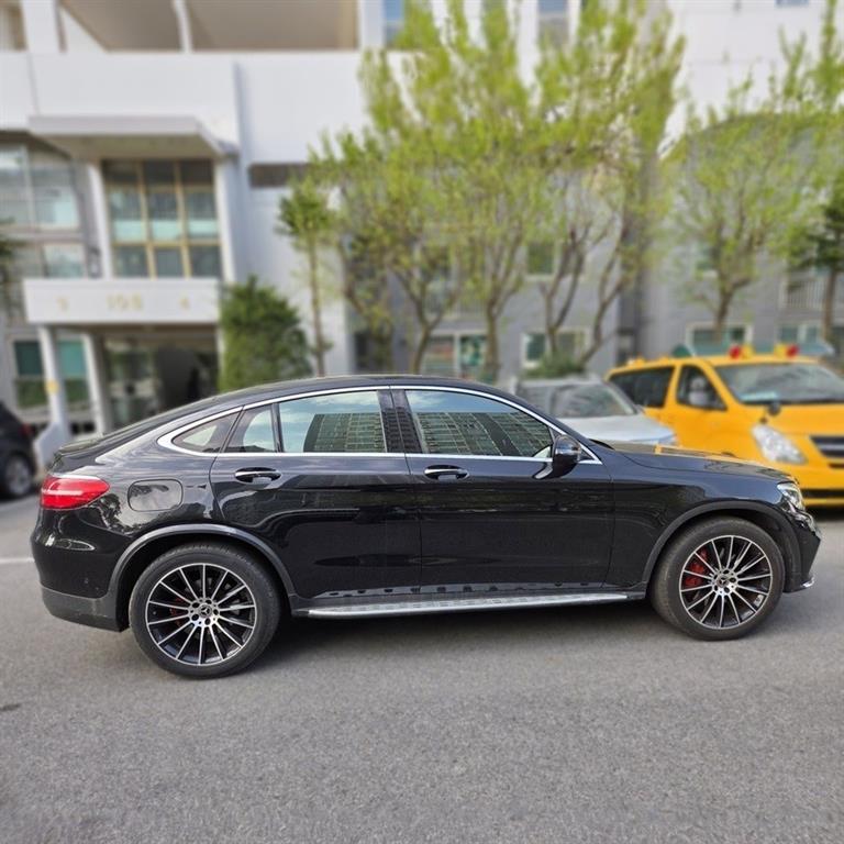 Mercedes Benz GLC Class - Vista 4