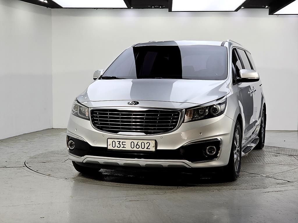 KIA Carnival - Vista 2