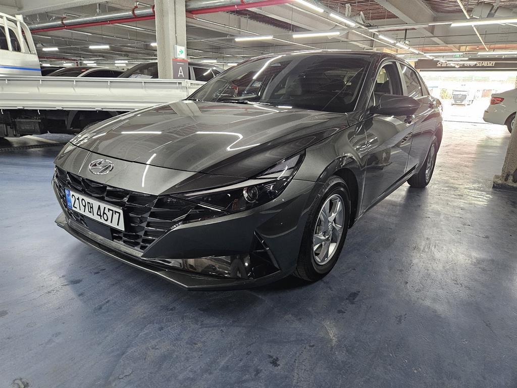 HYUNDAI Avante - Vista 2
