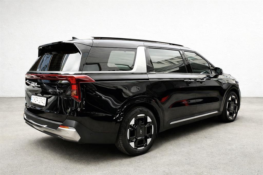 KIA Carnival - Vista 4