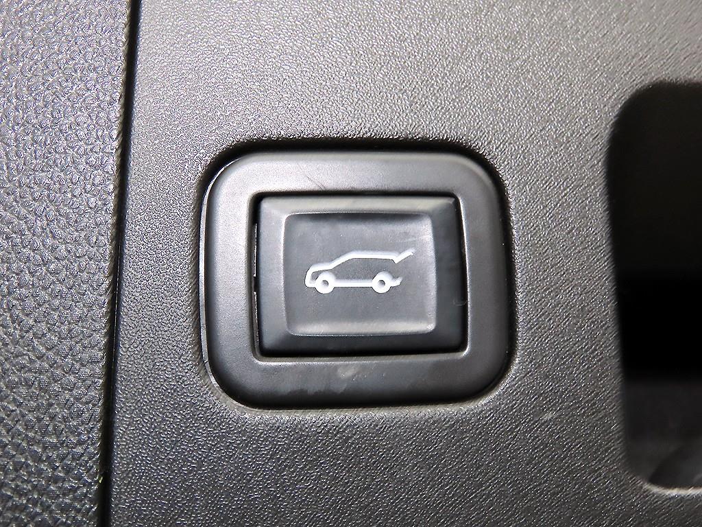 Cadillac XT4 2023 Blanco - Importación desde Corea - HF Imports Iquique - Foto 15
