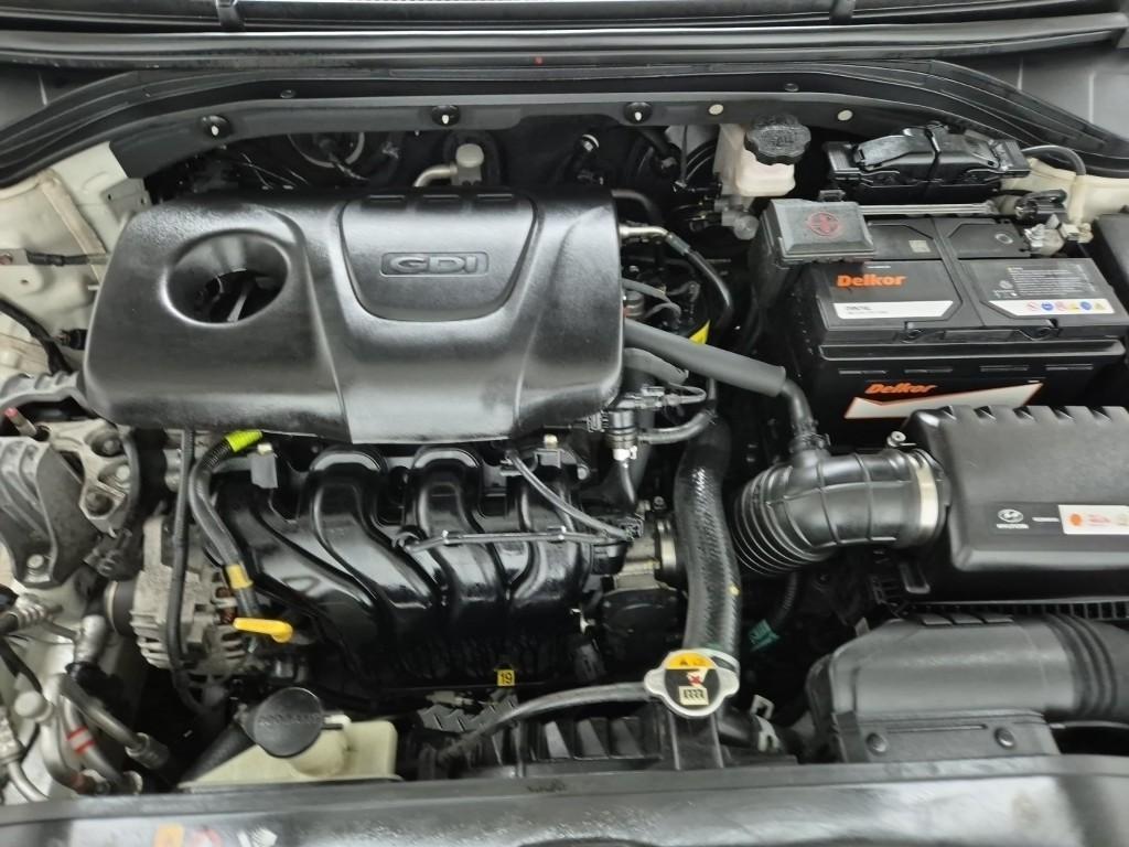 HYUNDAI Avante - Vista 7