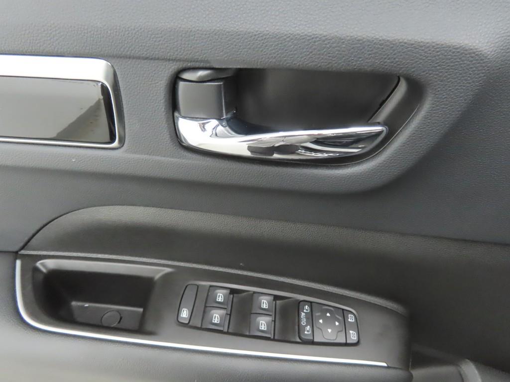SAMSUNG QM6 - Vista 9