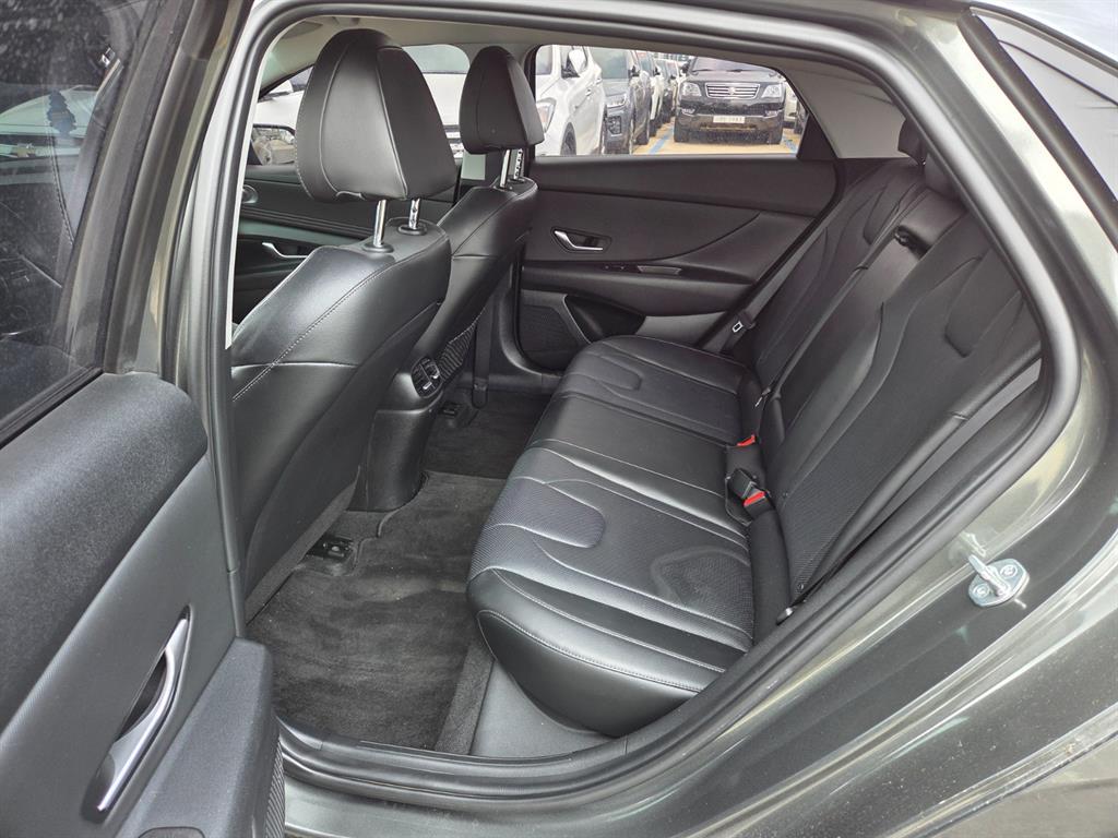 HYUNDAI Avante - Vista 7