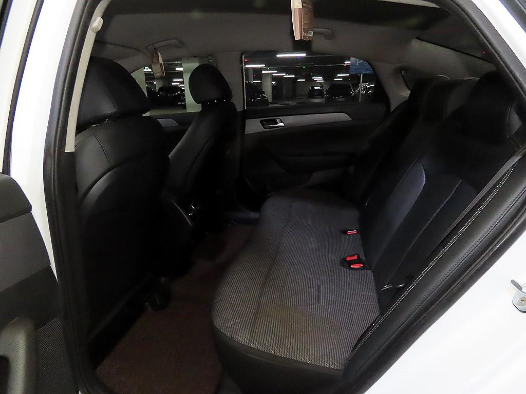 HYUNDAI Sonata - Vista 7