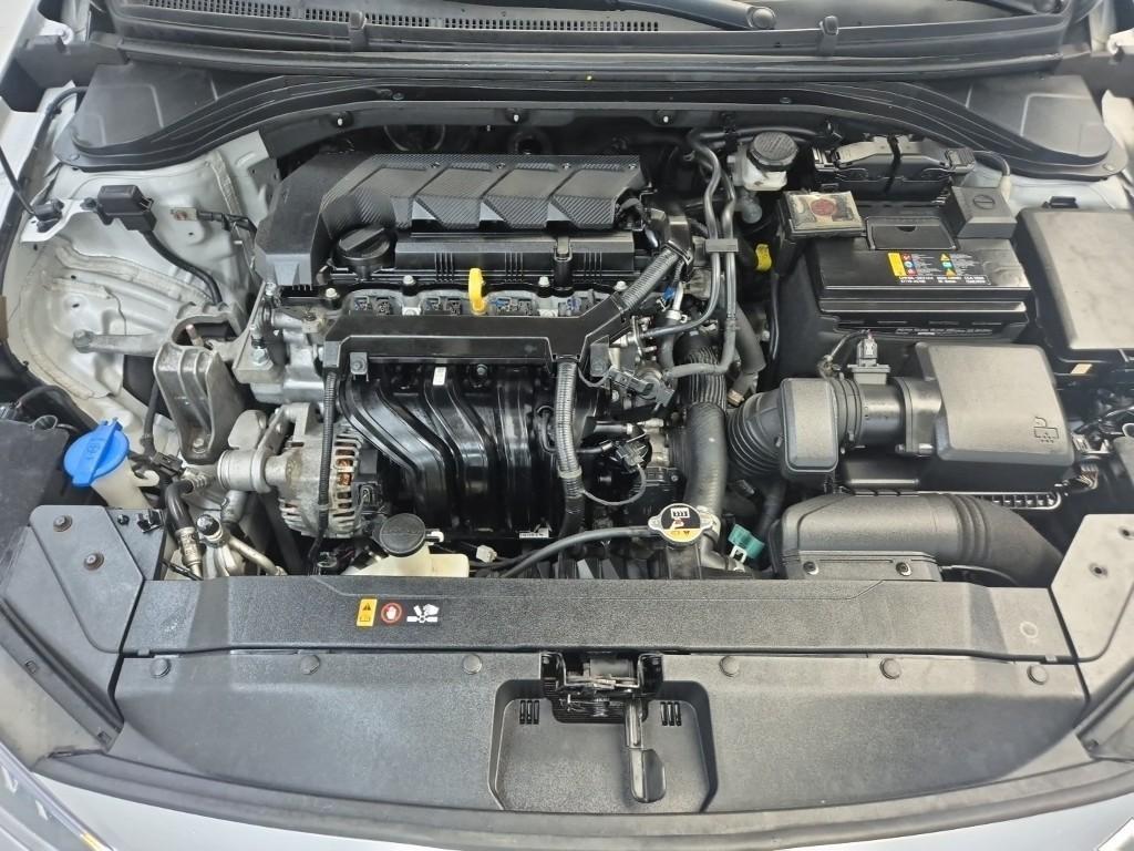 HYUNDAI Avante - Vista 5
