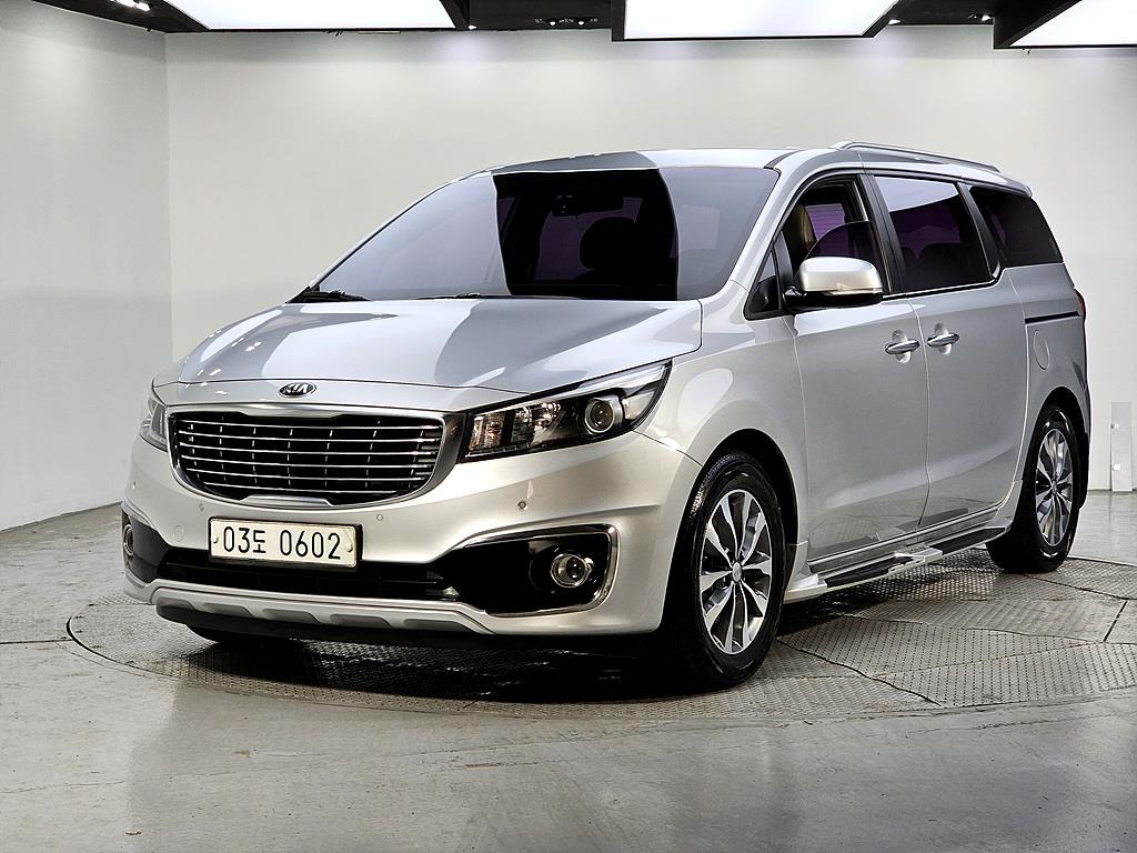 KIA Carnival 2016 Plateado - Importación desde Corea - HF Imports Iquique - Foto 1