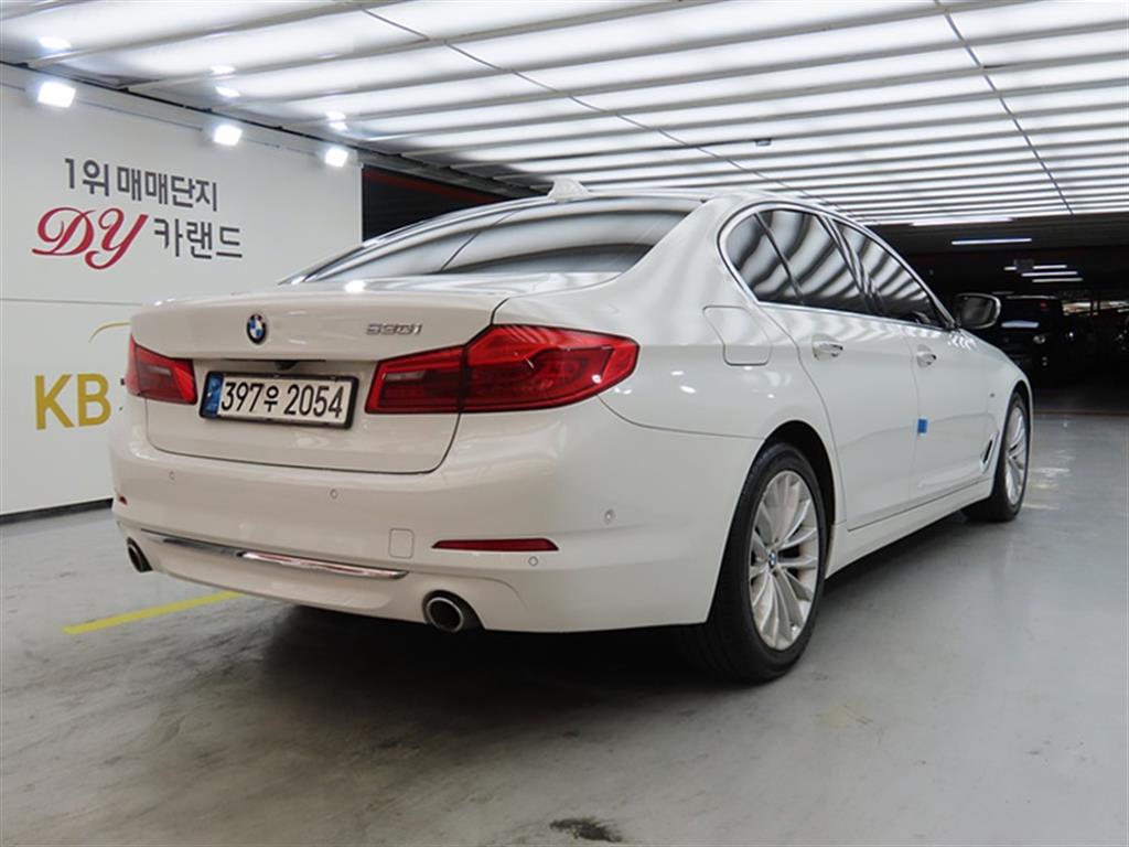 BMW 5 Series - Vista 4
