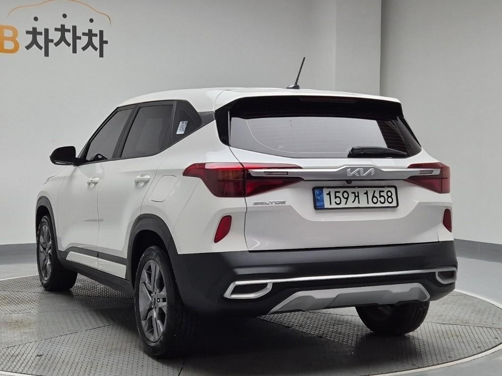 KIA Seltos - Vista 2
