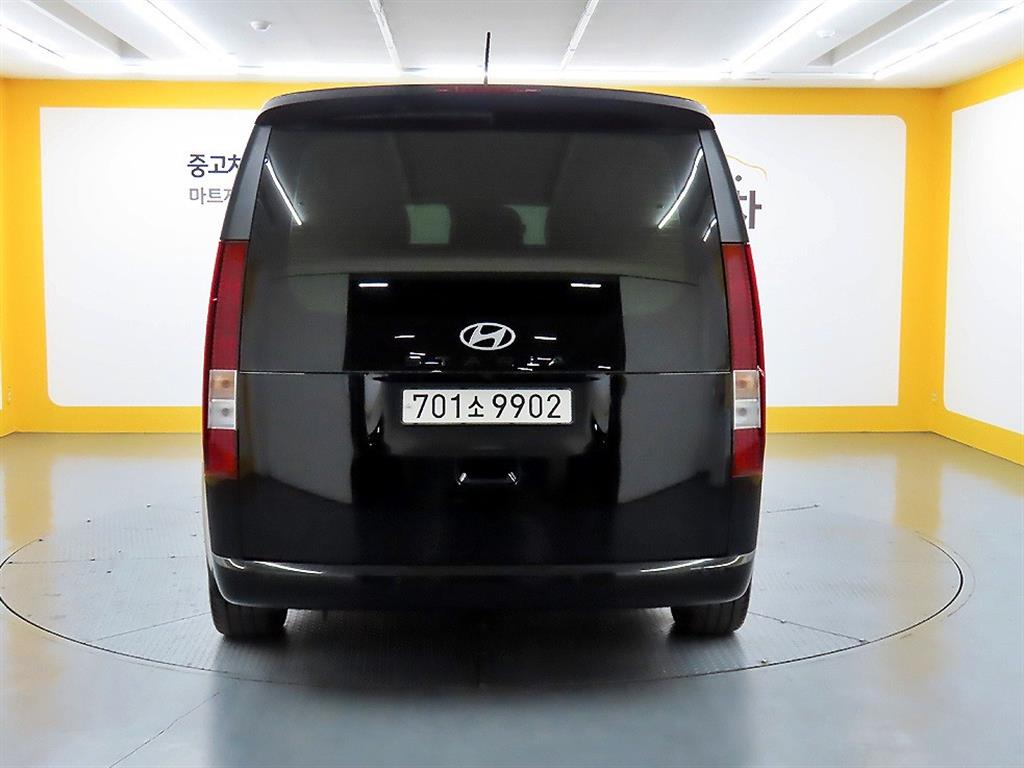 HYUNDAI Staria - Vista 3