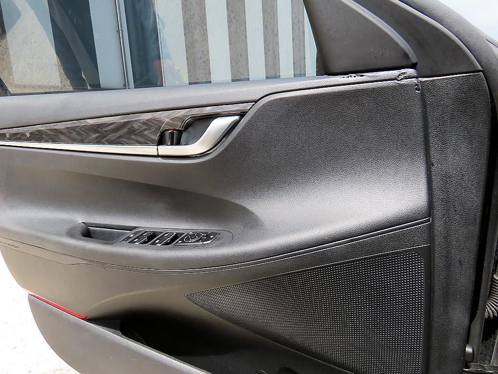 HYUNDAI Grandeur - Vista 11