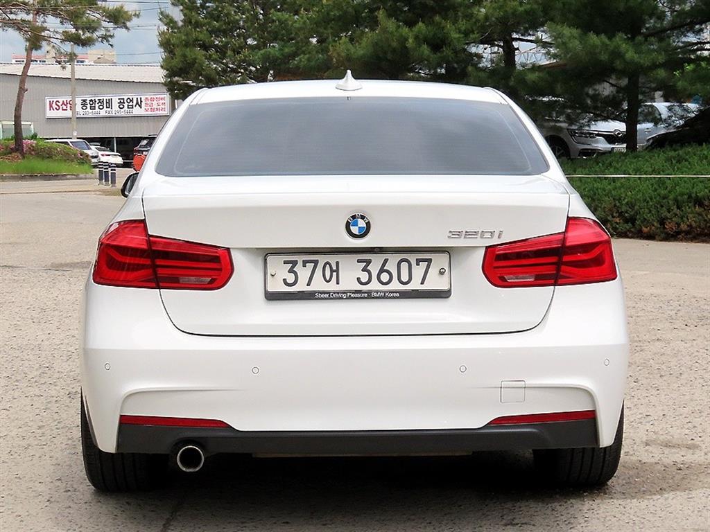 BMW 3 series - Vista 4