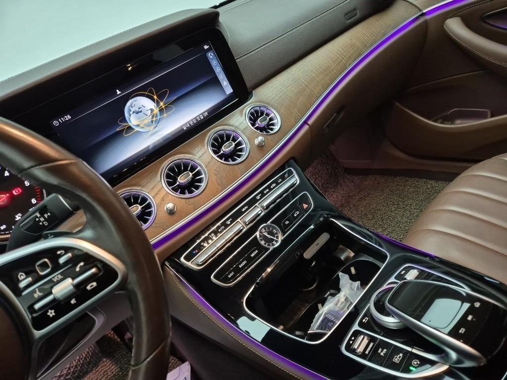 Mercedes Benz E class - Vista 10