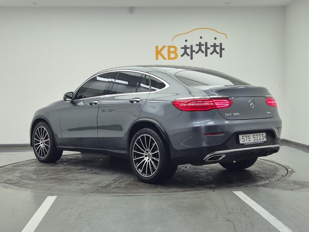 Mercedes Benz GLC Class - Vista 3