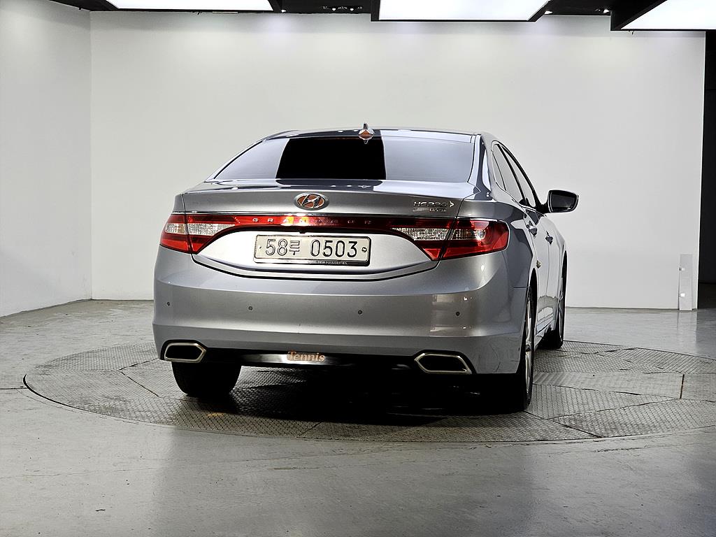 HYUNDAI Grandeur - Vista 3