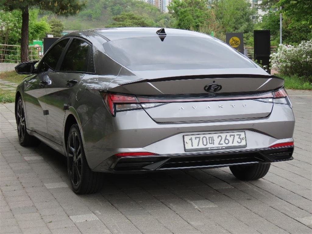 HYUNDAI Avante - Vista 7