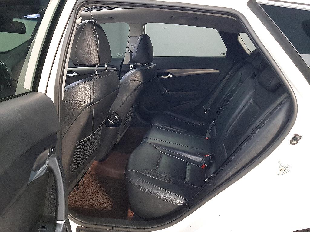 HYUNDAI i40 - Vista 9