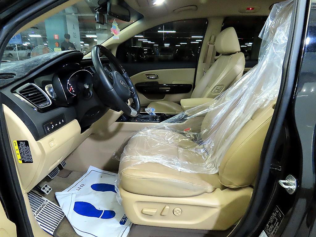 KIA Carnival - Vista 6