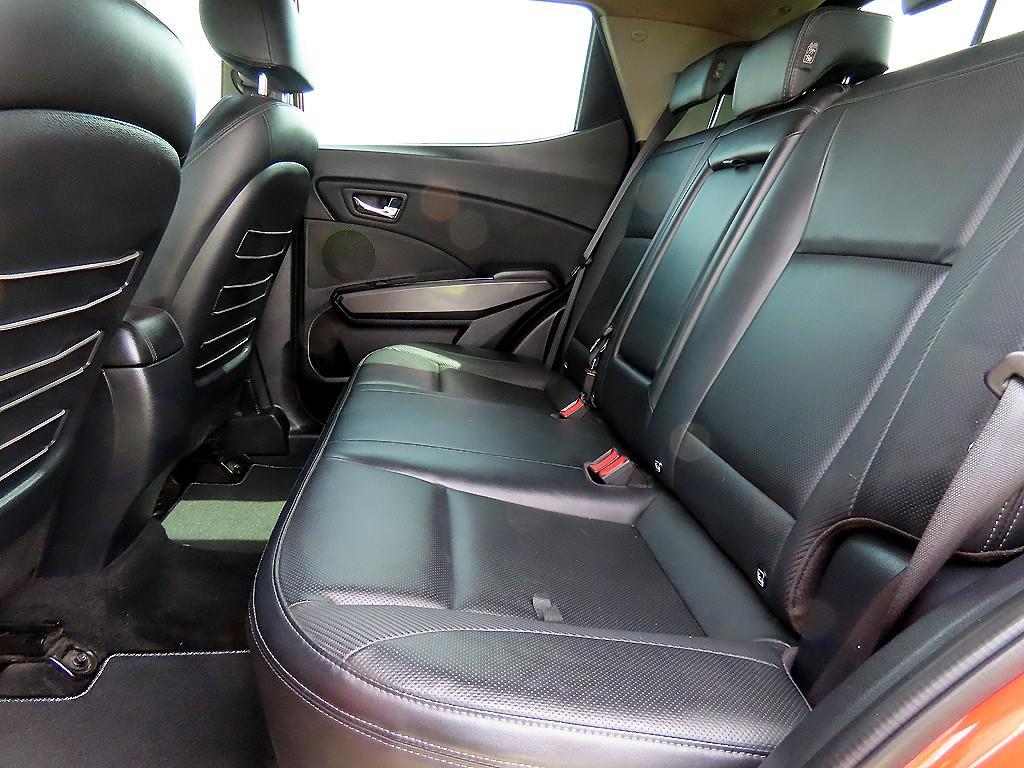 Ssangyong Tivoli - Vista 6