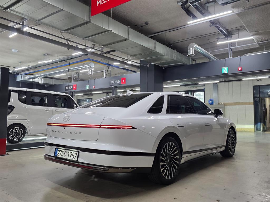 HYUNDAI Grandeur - Vista 4